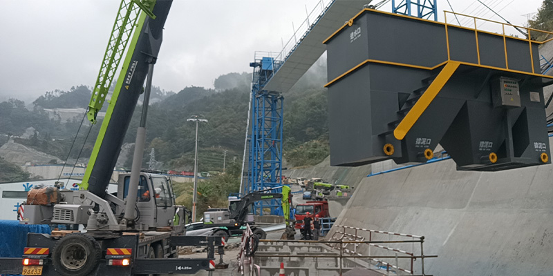 濟(jì)南氣浮機(jī)設(shè)備安裝調(diào)試現(xiàn)場(chǎng)